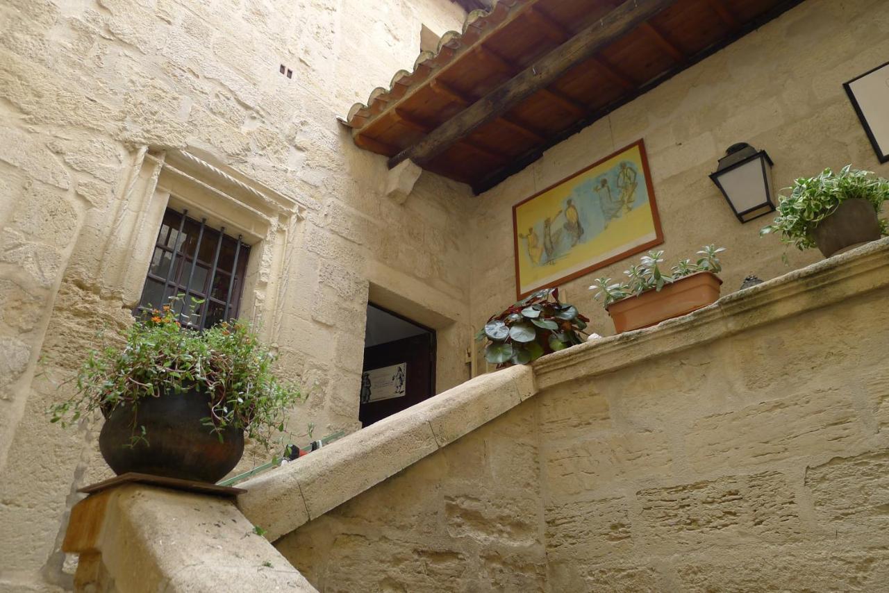 Tresor Apartment Uzes Bagian luar foto