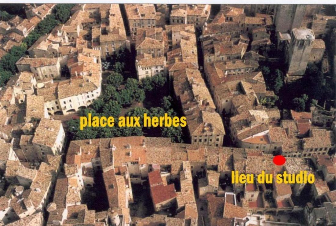 Tresor Apartment Uzes Bagian luar foto